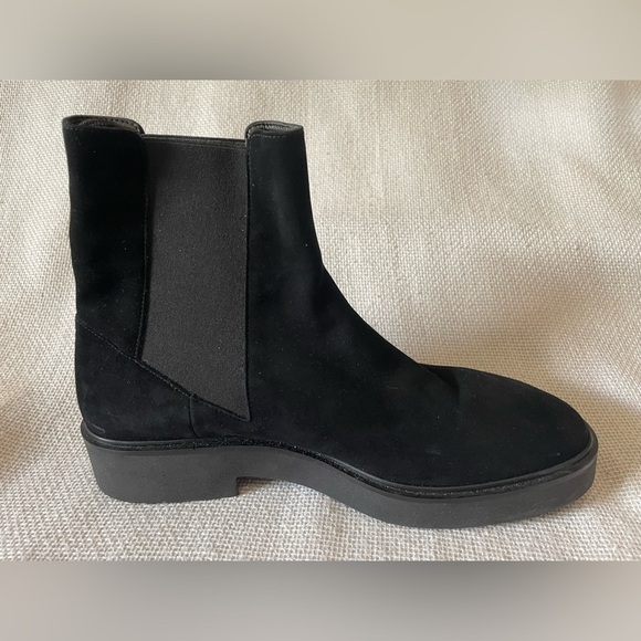 Stuart Weitzman Henley Chelsea boot - Picture 7 of 13
